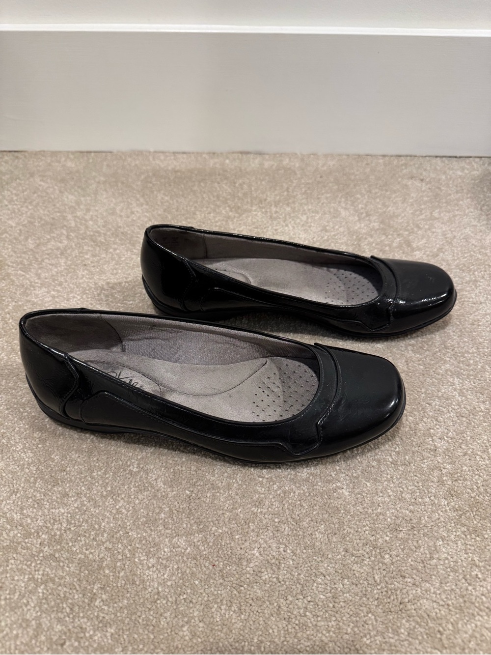 Life Stride Classic Black Women's Ballet Flats - Comfortable Everyday Slip-Ons